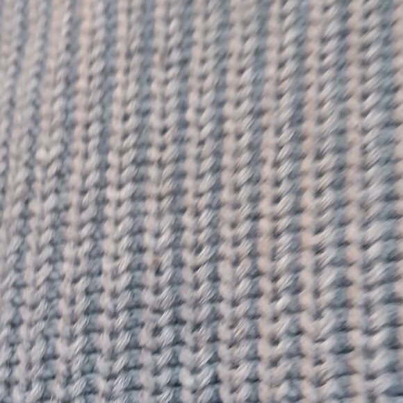 Forever 21 Light Gray Cotton  V-Neck Sweater - Picture 3 of 5